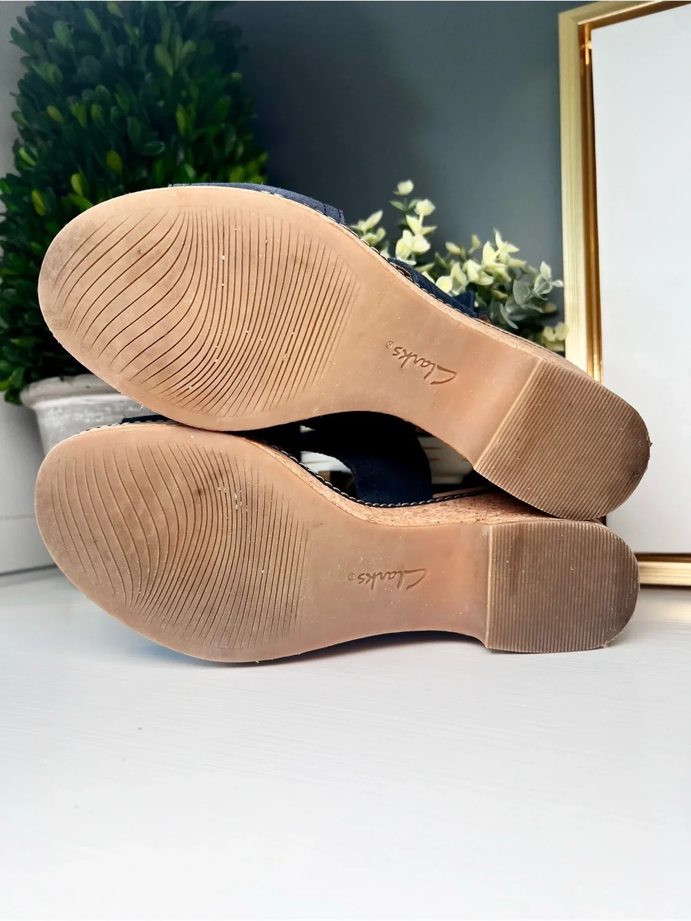 Clarks Giselle Cove Navy Suede Cork Wedge Sandals Ultimate Comfort Sz 9